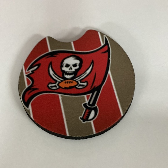 Tampa Bay Buccaneers License Plate With Cup Holder Inserts - Picture 2 of 4
